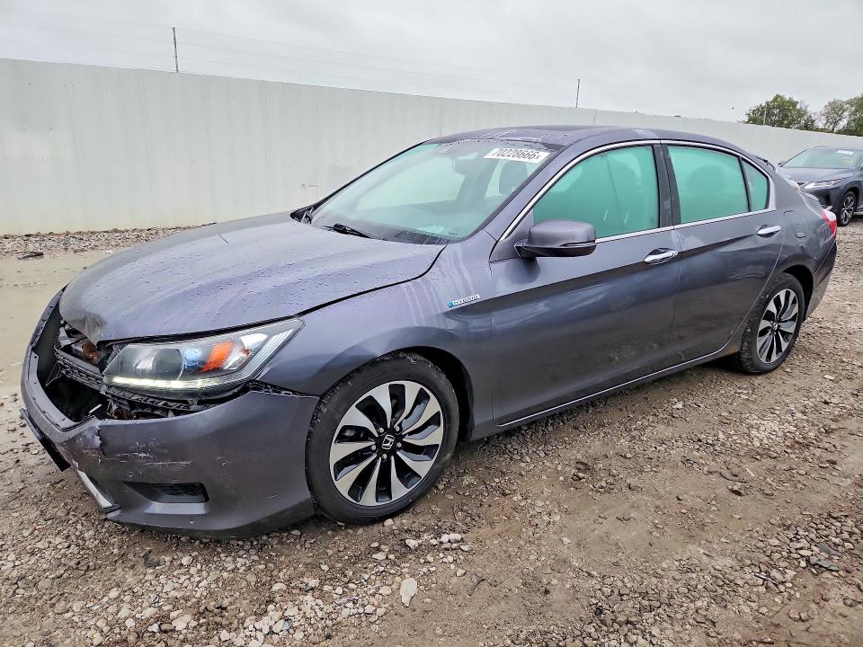 70228666 :رقم المزاد ، 1HGCR6F50FA002683 vin ، 2015 Honda Accord مزاد بيع