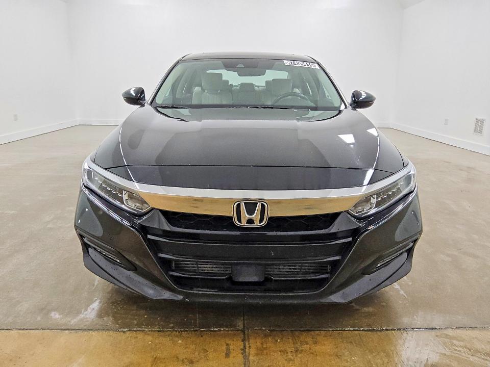 2018 Honda Accord მანქანა იყიდება აუქციონზე, vin: 1HGCV1F59JA208754, აუქციონის ნომერი: 67439416