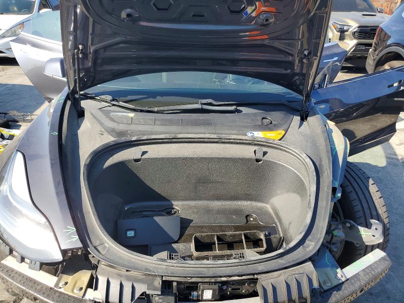 69828656 :رقم المزاد ، 5YJ3E1EA9JF011992 vin ، 2018 Tesla Model 3 مزاد بيع