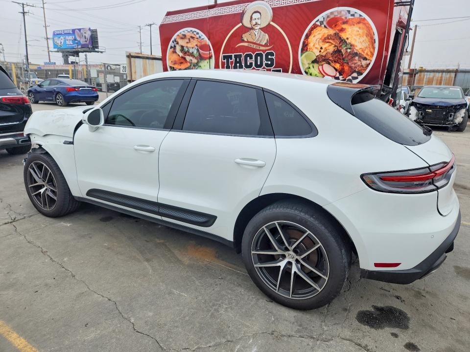 70514236 :رقم المزاد ، WP1AA2A55PLB11240 vin ، 2023 Porsche Macan مزاد بيع