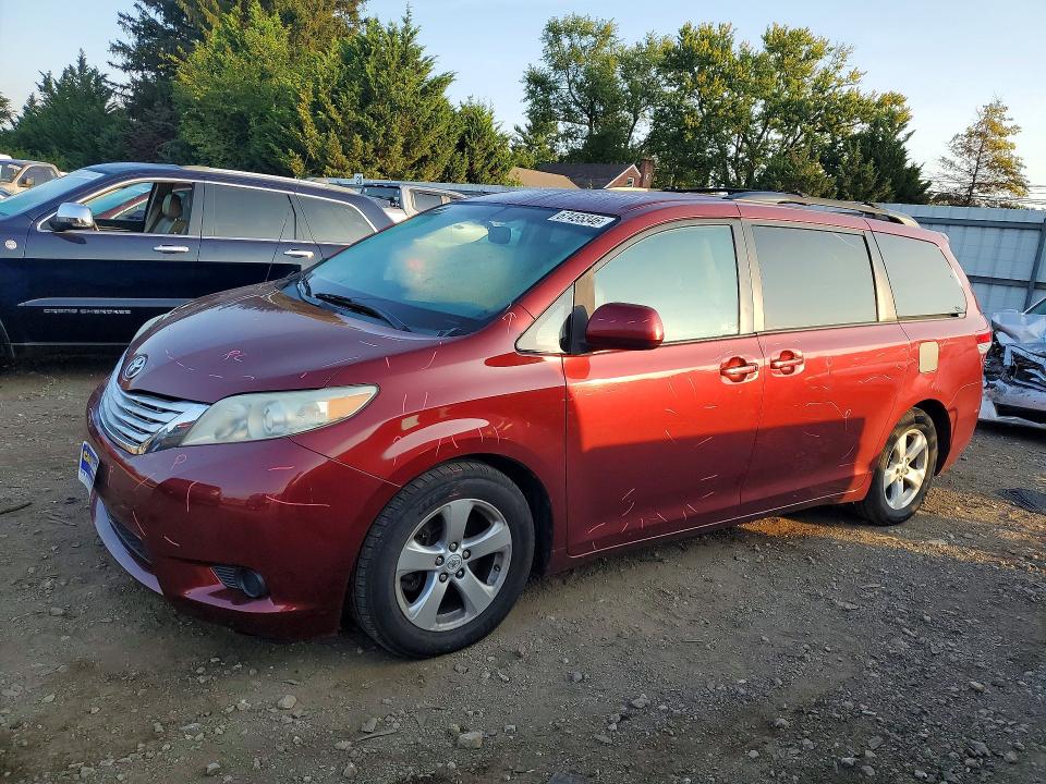 67455346 :رقم المزاد ، 5TDKK3DCXCS207974 vin ، 2012 Toyota Sienna مزاد بيع