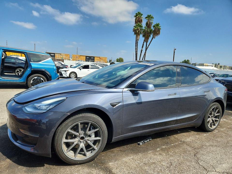 68883876 :رقم المزاد ، 5YJ3E1EA8LF705107 vin ، 2020 Tesla Model 3 مزاد بيع