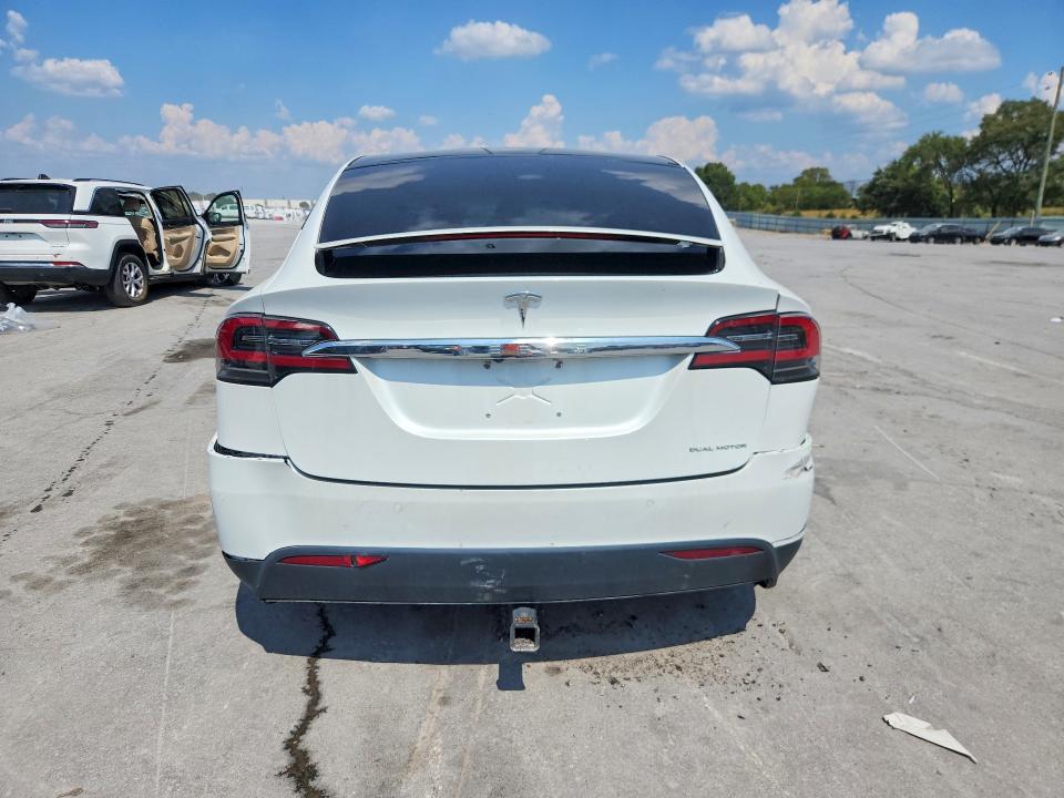 67328156 :رقم المزاد ، 5YJXCAE25KF181347 vin ، 2019 Tesla Model X مزاد بيع