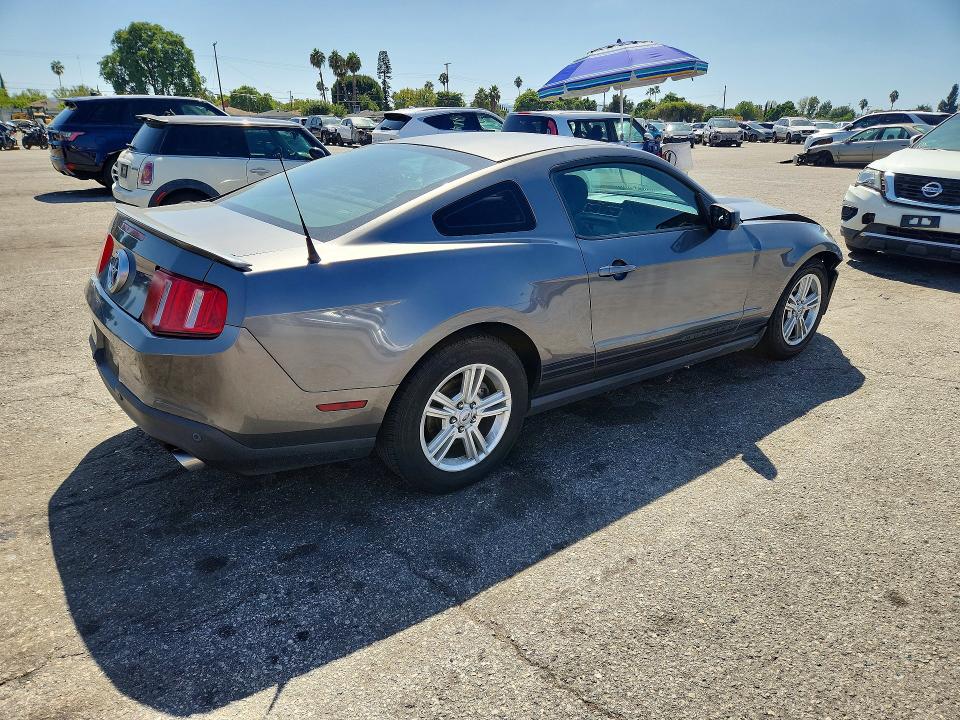 68965016 :رقم المزاد ، 1ZVBP8AM1C5288605 vin ، 2012 Ford Mustang مزاد بيع