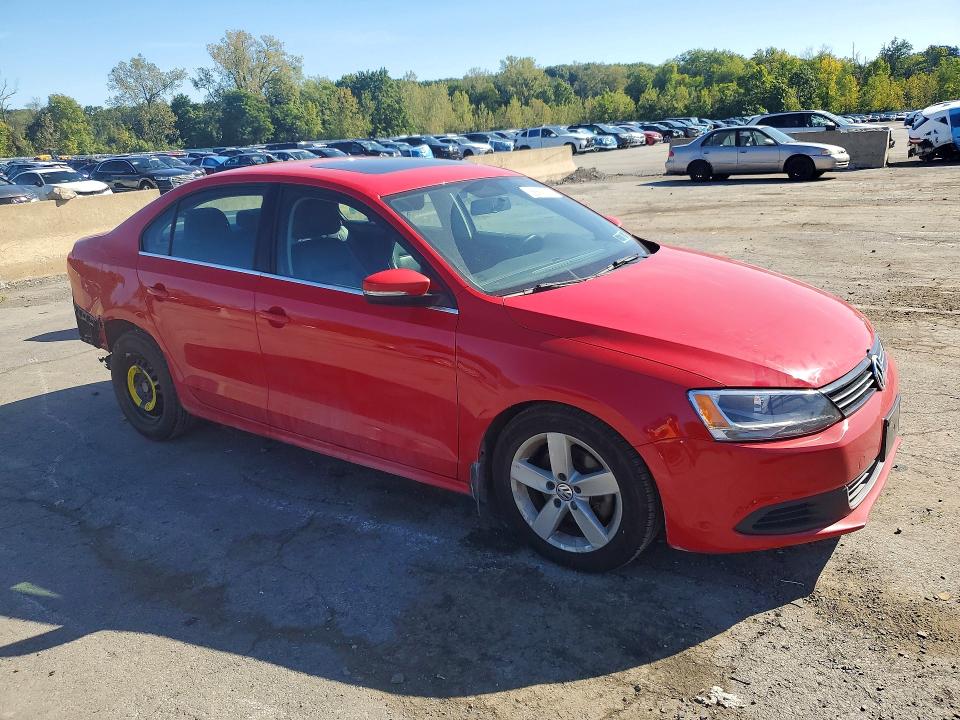 68678006 :رقم المزاد ، 3VWLL7AJXEM368952 vin ، 2014 Volkswagen Jetta مزاد بيع