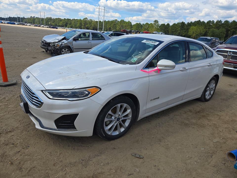 70532506 :رقم المزاد ، 3FA6P0MU7KR263940 vin ، 2019 Ford Fusion مزاد بيع