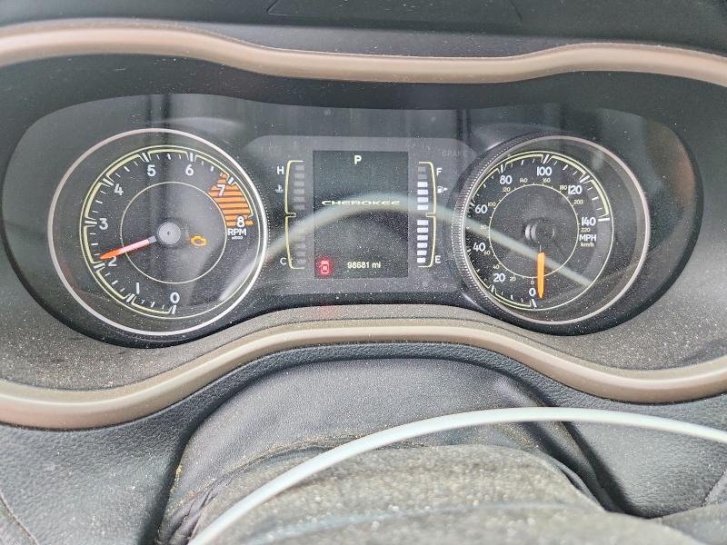 67850676 :رقم المزاد ، 1C4PJMCS2HW596754 vin ، 2017 Jeep Cherokee مزاد بيع