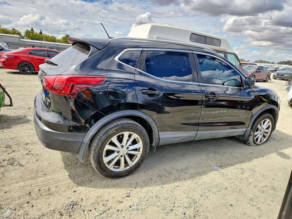 67658036 :رقم المزاد ، JN1BJ1CP9HW021509 vin ، 2017 Nissan Rogue Sport مزاد بيع