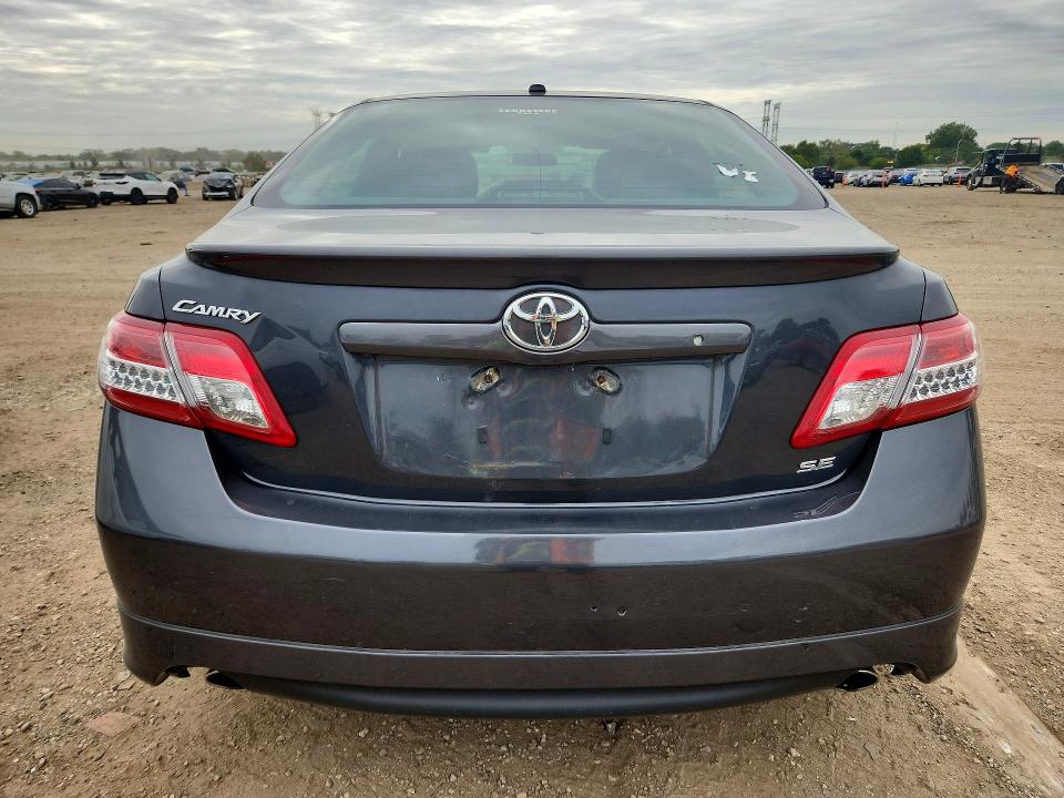70730166 :رقم المزاد ، 4T1BF3EK7AU114425 vin ، 2010 Toyota Camry مزاد بيع