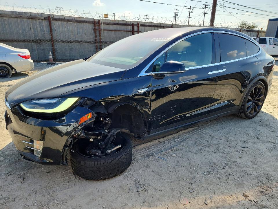 Продажа на аукционе авто 2016 Tesla Model X, vin: 5YJXCAE25GF006488, номер лота: 69634436