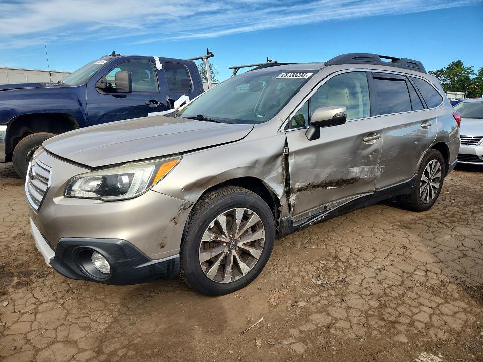 68136296 :رقم المزاد ، 4S4BSANC8F3300013 vin ، 2015 Subaru Outback مزاد بيع