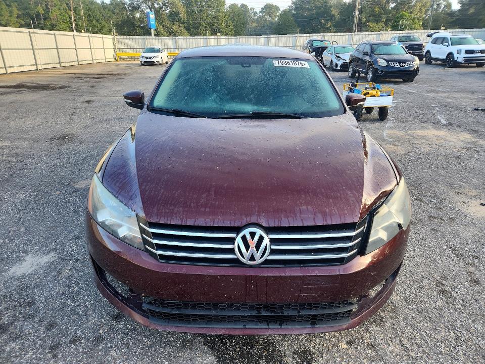 70361076 :رقم المزاد ، 1VWAP7A30EC027381 vin ، 2014 Volkswagen Passat مزاد بيع