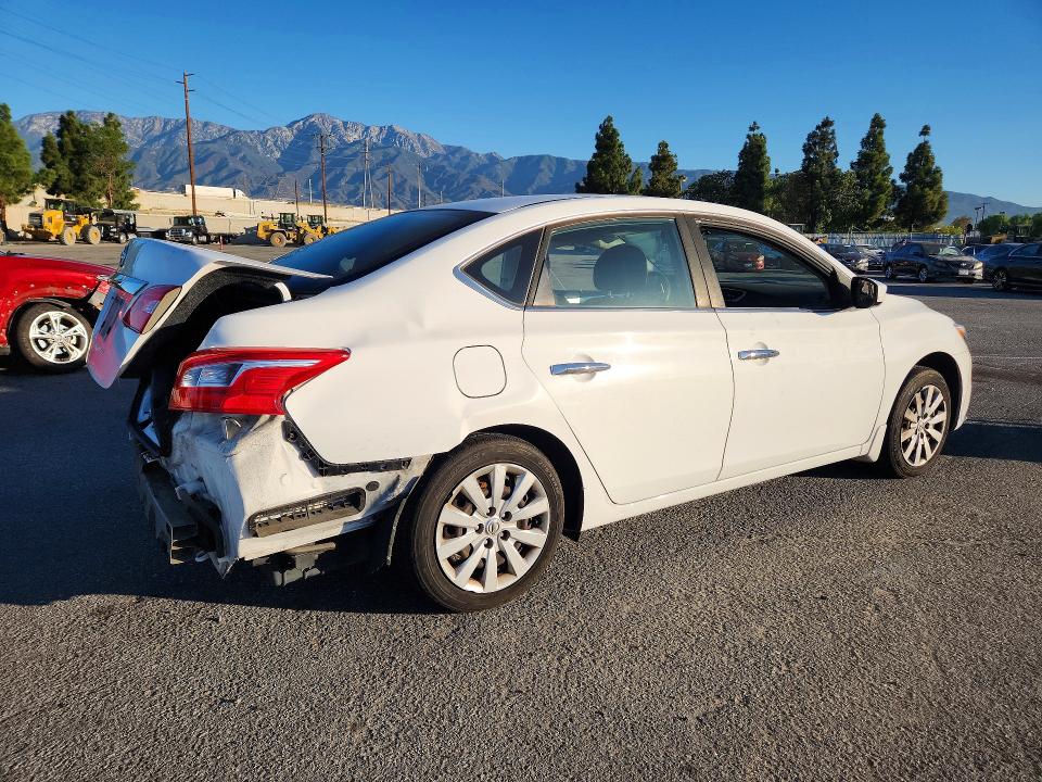 2017 Nissan Sentra მანქანა იყიდება აუქციონზე, vin: 3N1AB7AP3HY333364, აუქციონის ნომერი: 70670176