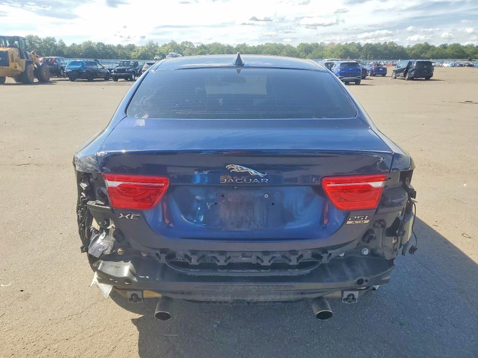 Продаж на аукціоні авто 2018 Jaguar Xe, vin: SAJAJ4FX0JCP33616, номер лоту: 69848636