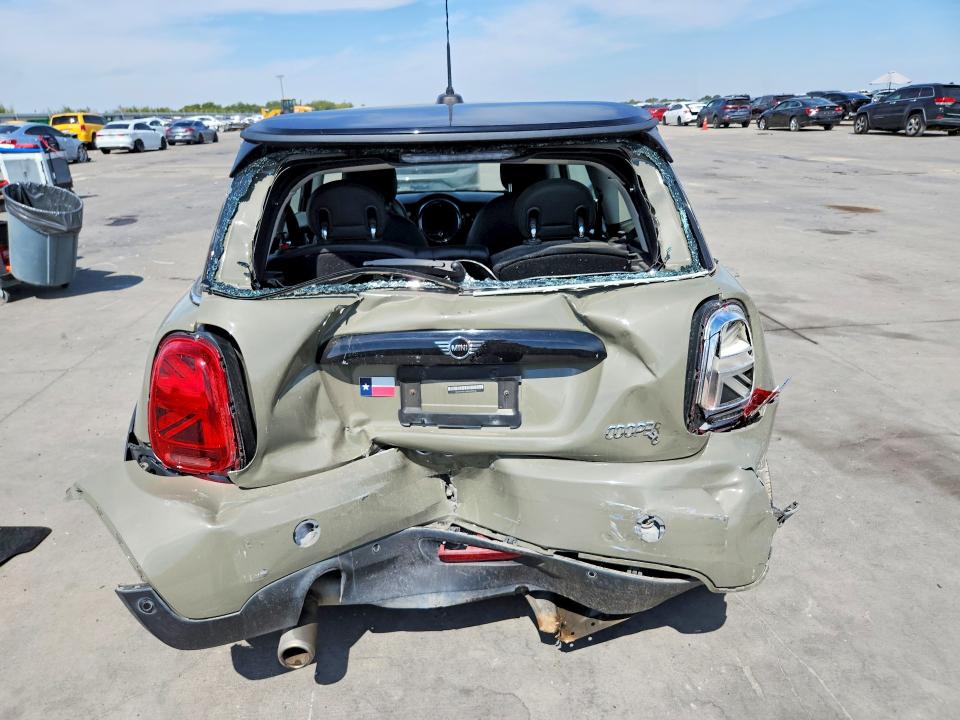 Продажа на аукционе авто 2021 Mini Cooper, vin: WMWXR3C08M2M92236, номер лота: 70496886