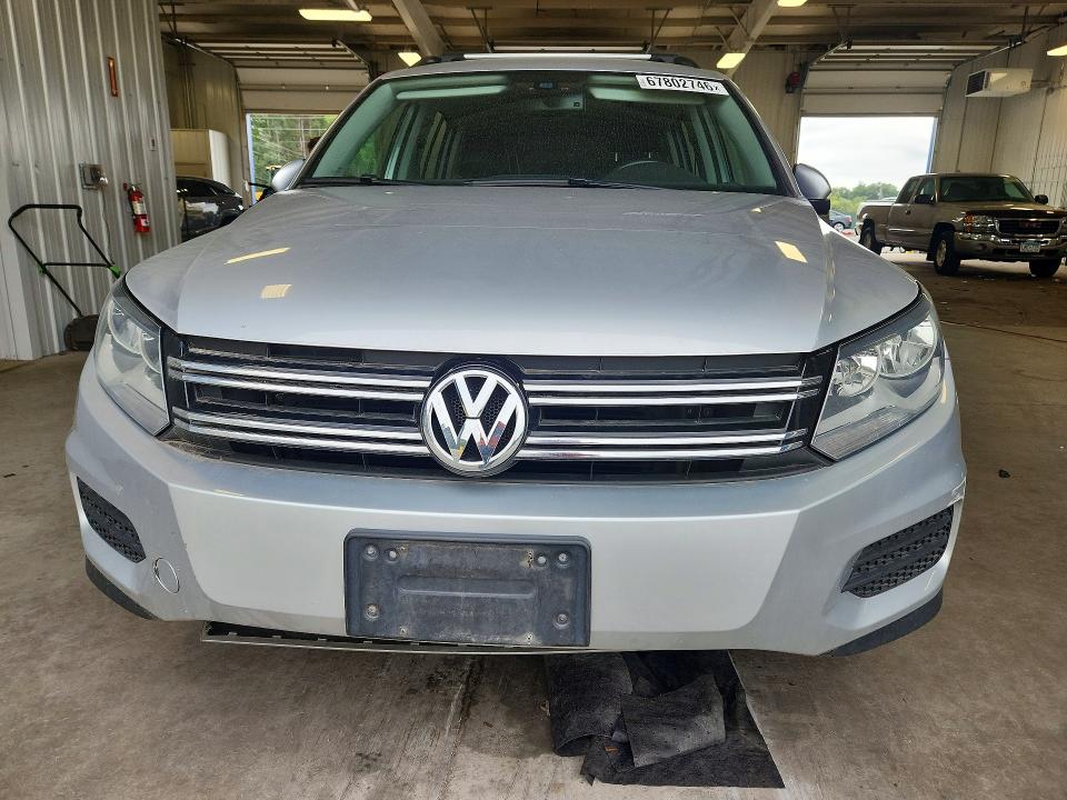 2016 Volkswagen Tiguan მანქანა იყიდება აუქციონზე, vin: WVGBV7AX0GW604486, აუქციონის ნომერი: 67802746