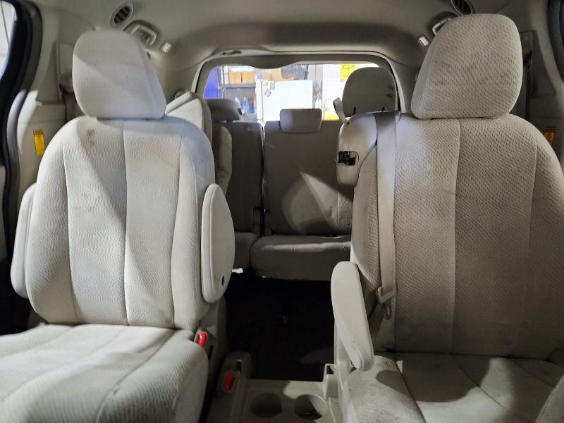 70968976 :رقم المزاد ، 5TDKK3DC7ES433568 vin ، 2014 Toyota Sienna مزاد بيع