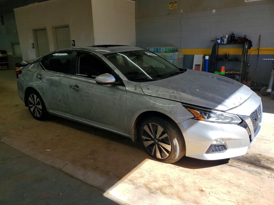 2022 Nissan Altima მანქანა იყიდება აუქციონზე, vin: 1N4BL4DW1NN305612, აუქციონის ნომერი: 70633496