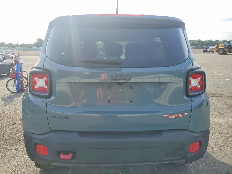 68445916 :رقم المزاد ، ZACCJBCT4FPB82140 vin ، 2015 Jeep Renegade مزاد بيع