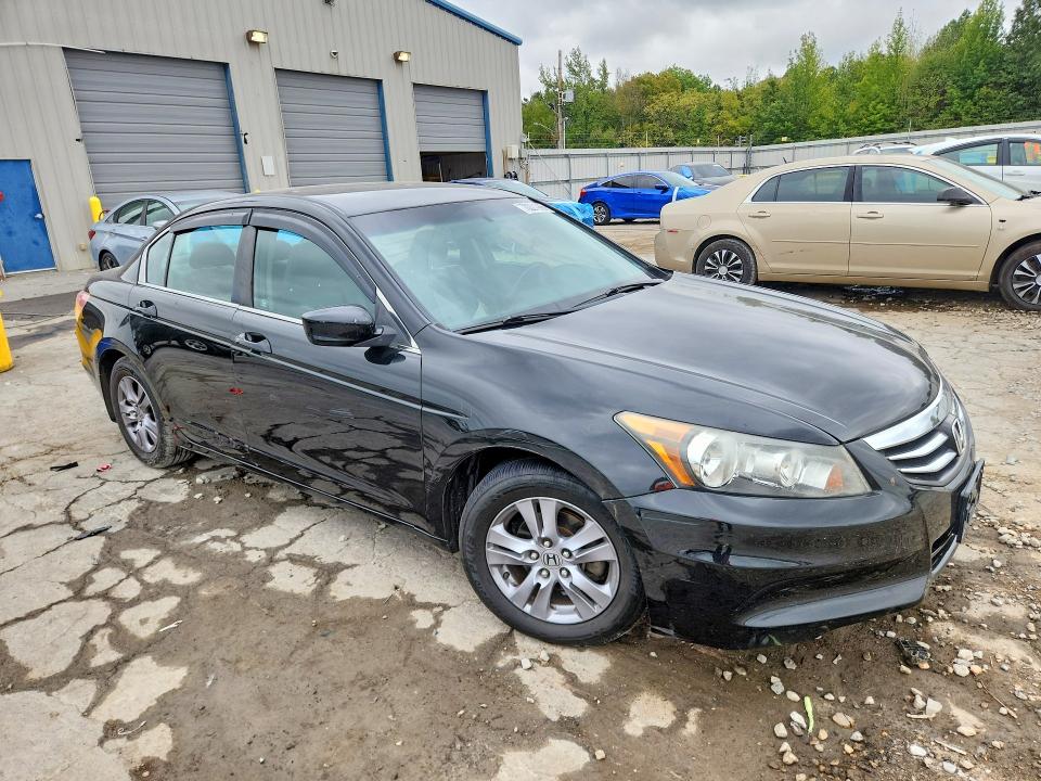 70221996 :رقم المزاد ، 1HGCP2F67CA188841 vin ، 2012 Honda Accord مزاد بيع