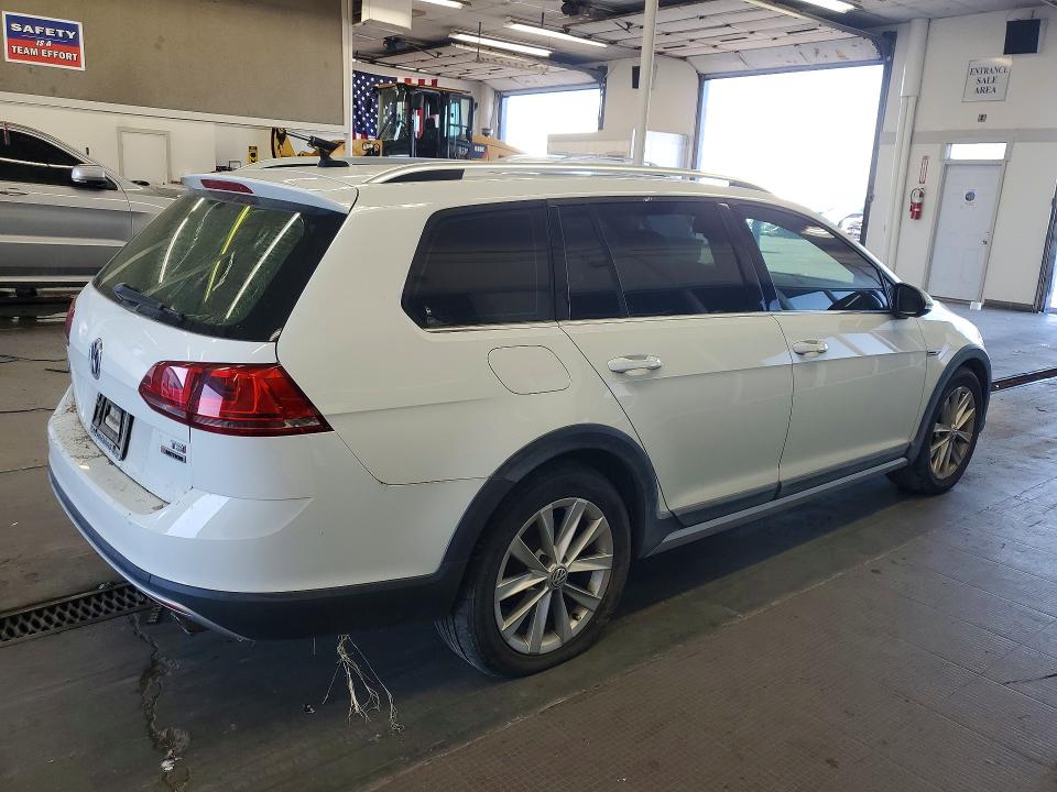 2017 Volkswagen Golf Alltrack მანქანა იყიდება აუქციონზე, vin: 3VWH17AU2HM524265, აუქციონის ნომერი: 68265496