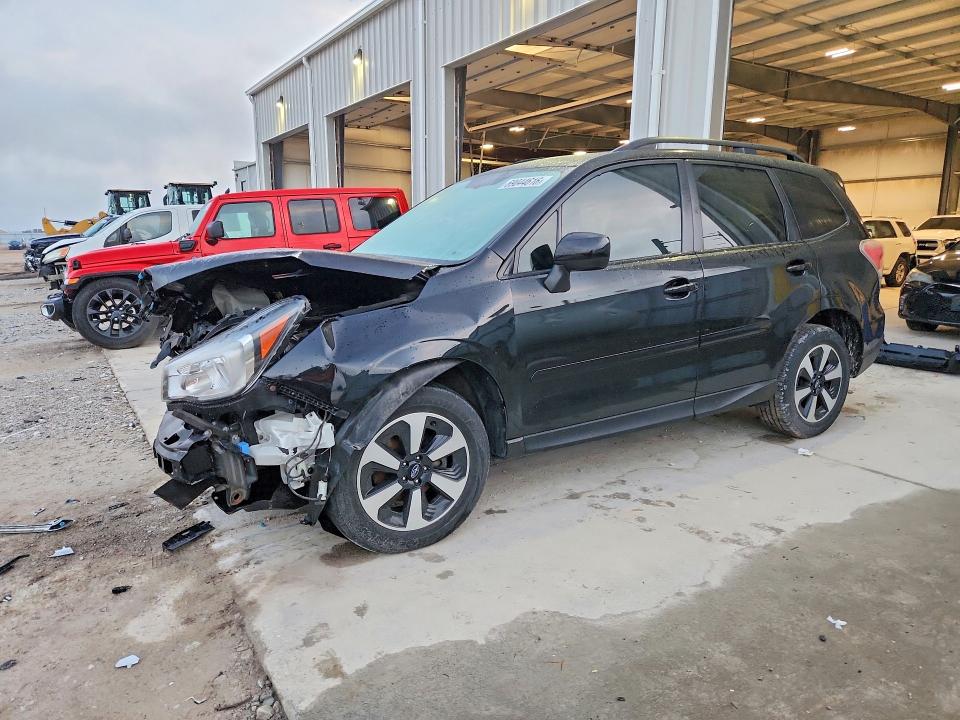 69044616 :رقم المزاد ، JF2SJAEC2JG586709 vin ، 2018 Subaru Forester مزاد بيع