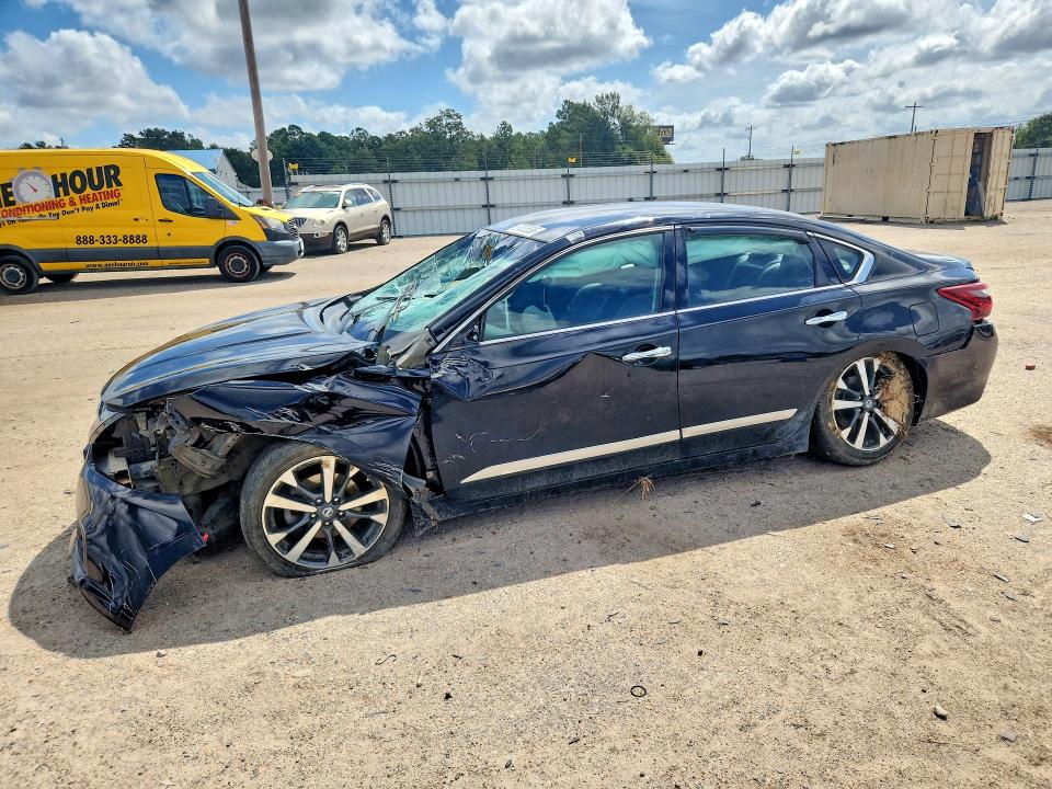 Продажа на аукционе авто 2017 Nissan Altima, vin: 1N4AL3AP3HC188814, номер лота: 67855596