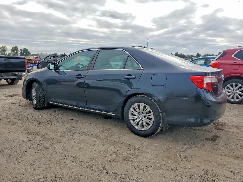 70344286 :رقم المزاد ، 4T1BF1FK6EU729220 vin ، 2014 Toyota Camry مزاد بيع