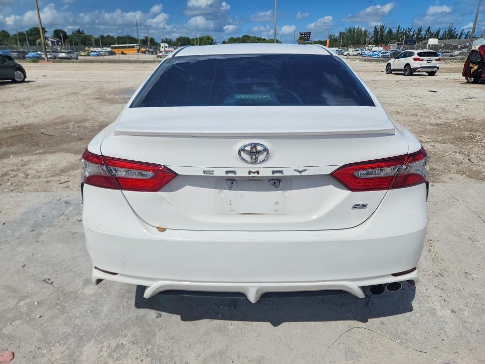 2018 Toyota Camry მანქანა იყიდება აუქციონზე, vin: 4T1B11HK6JU581205, აუქციონის ნომერი: 70478946