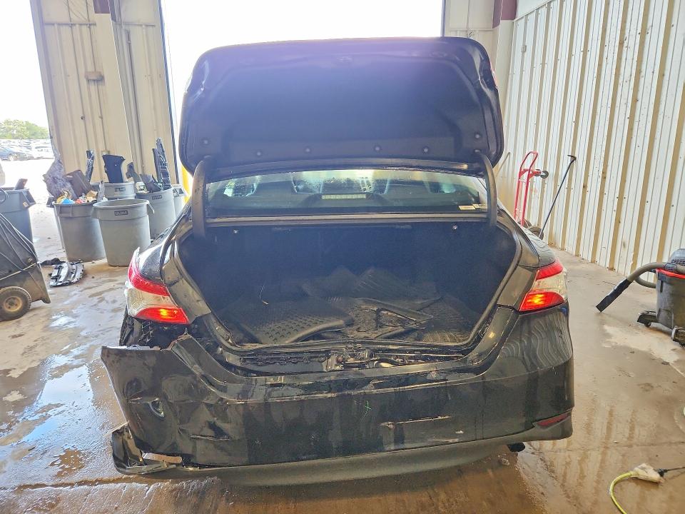 Auction sale of the 2018 Toyota Camry, vin: 4T1B11HK2JU034125, lot number: 68223806