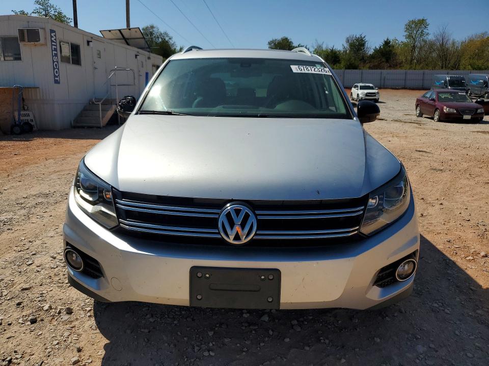 2017 Volkswagen Tiguan მანქანა იყიდება აუქციონზე, vin: WVGUV7AX4HK018357, აუქციონის ნომერი: 67872326