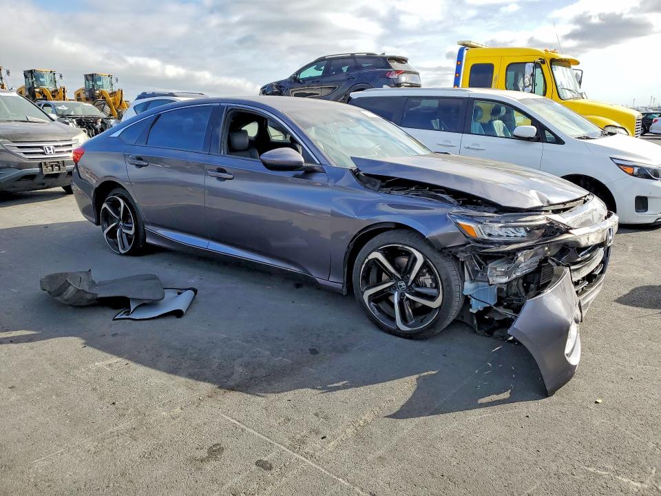 Продажа на аукционе авто 2018 Honda Accord, vin: 1HGCV1F35JA099336, номер лота: 69633996