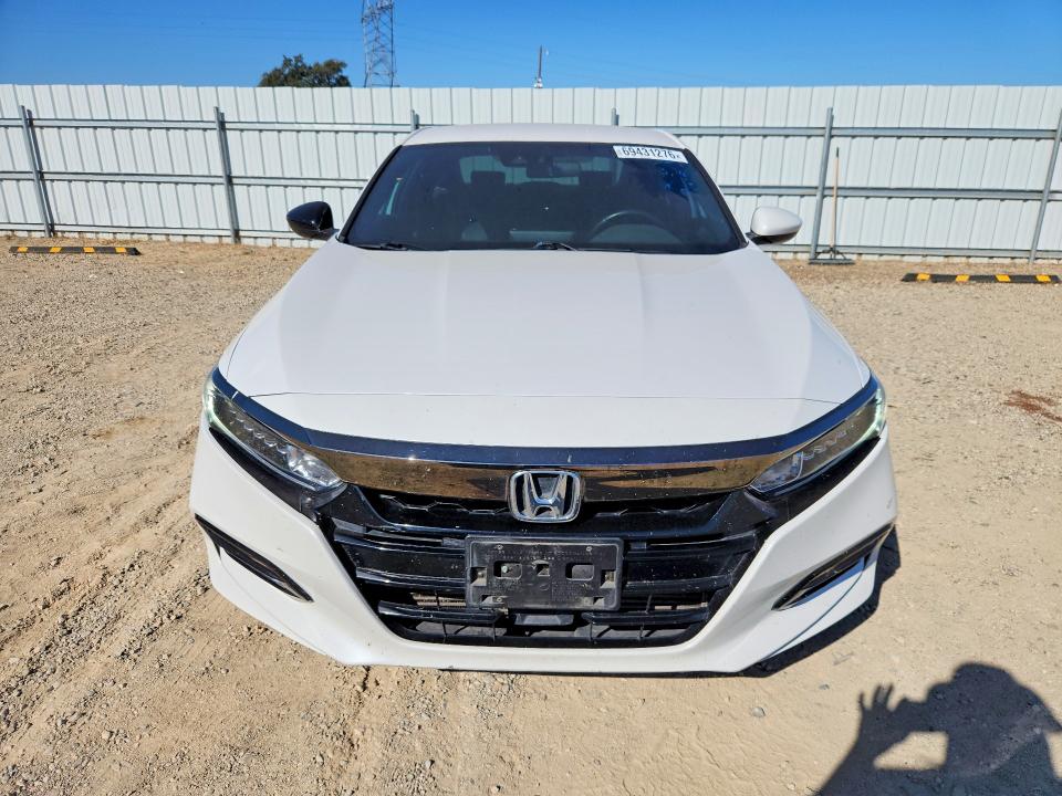 Aukcja sprzedaży 2018 Honda Accord, vin: 1HGCV1F3XJA226873, numer aukcji: 69431276