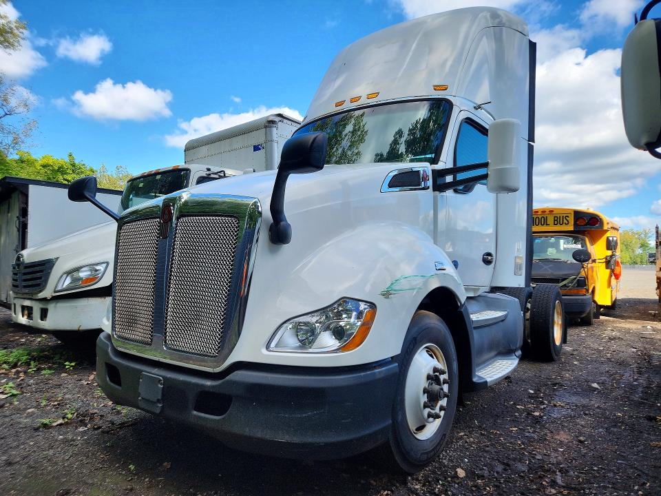 Auction sale of the 2016 Kenworth T680, vin: 1XKYA48X7GJ496724, lot number: 65240966
