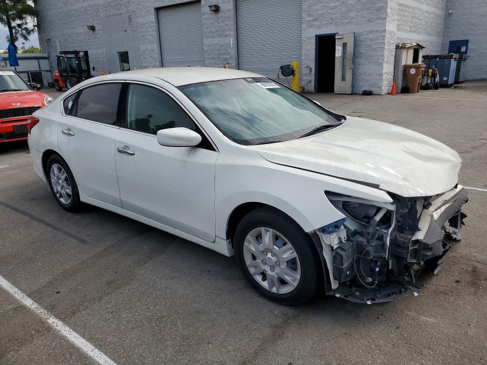 2016 Nissan Altima მანქანა იყიდება აუქციონზე, vin: 1N4AL3AP2GN341007, აუქციონის ნომერი: 69797926
