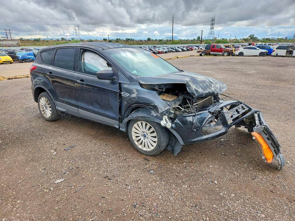 70905836 :رقم المزاد ، 1FMCU0F73EUE00880 vin ، 2014 Ford Escape مزاد بيع