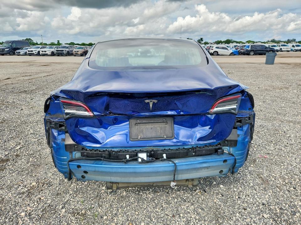 2022 Tesla Model 3 მანქანა იყიდება აუქციონზე, vin: 5YJ3E1EA1NF369898, აუქციონის ნომერი: 70176556