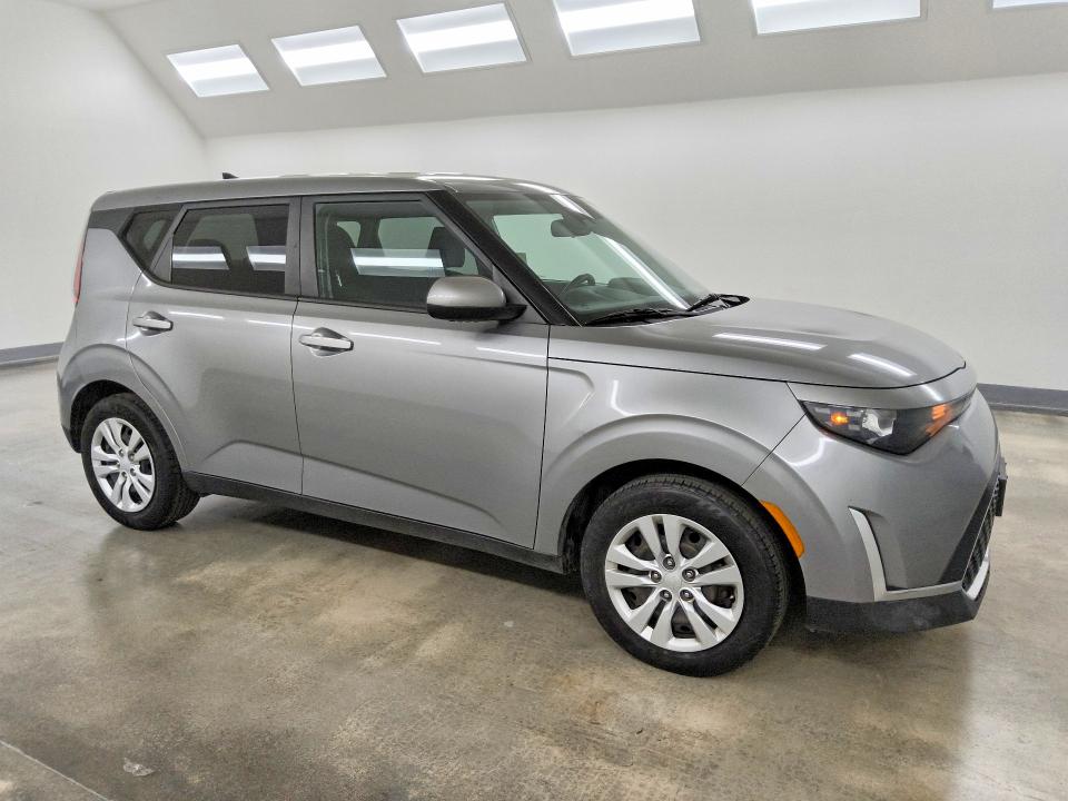 69402066 :رقم المزاد ، KNDJ23AU1P7846060 vin ، 2023 Kia Soul مزاد بيع