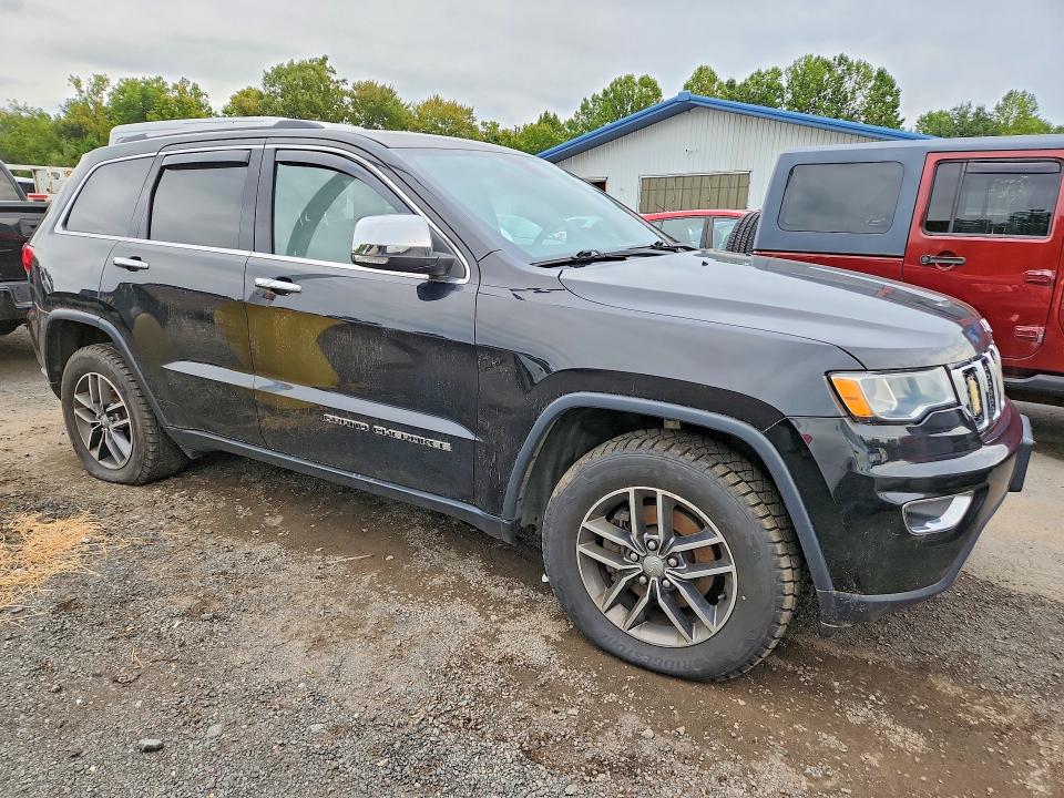 70190476 :رقم المزاد ، 1C4RJFBGXHC947557 vin ، 2017 Jeep Grand Cherokee مزاد بيع