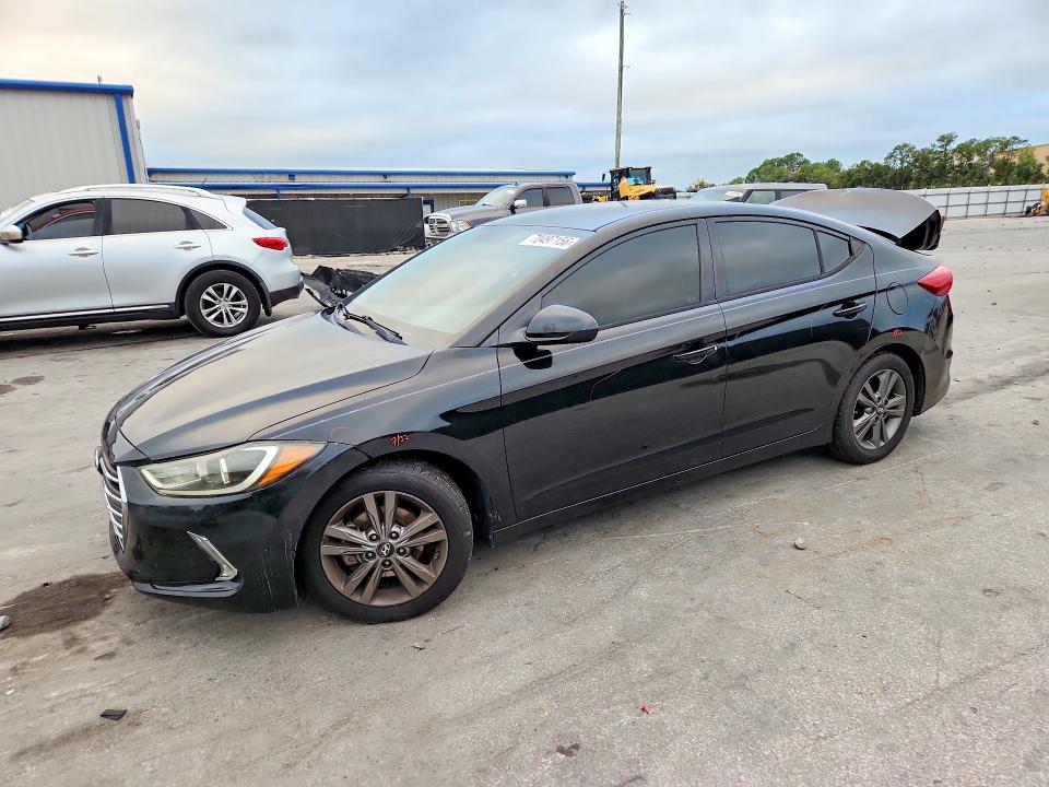 70497156 :رقم المزاد ، 5NPD84LF8HH045803 vin ، 2017 Hyundai Elantra مزاد بيع