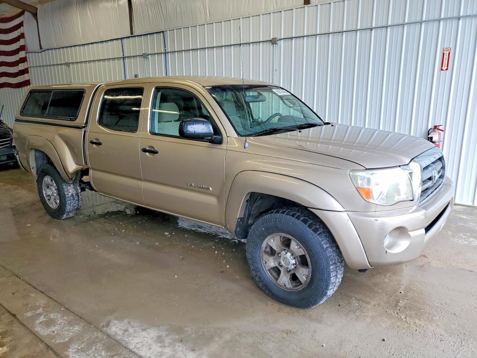 68523486 :رقم المزاد ، 5TEMU52NX5Z093581 vin ، 2005 Toyota Tacoma مزاد بيع