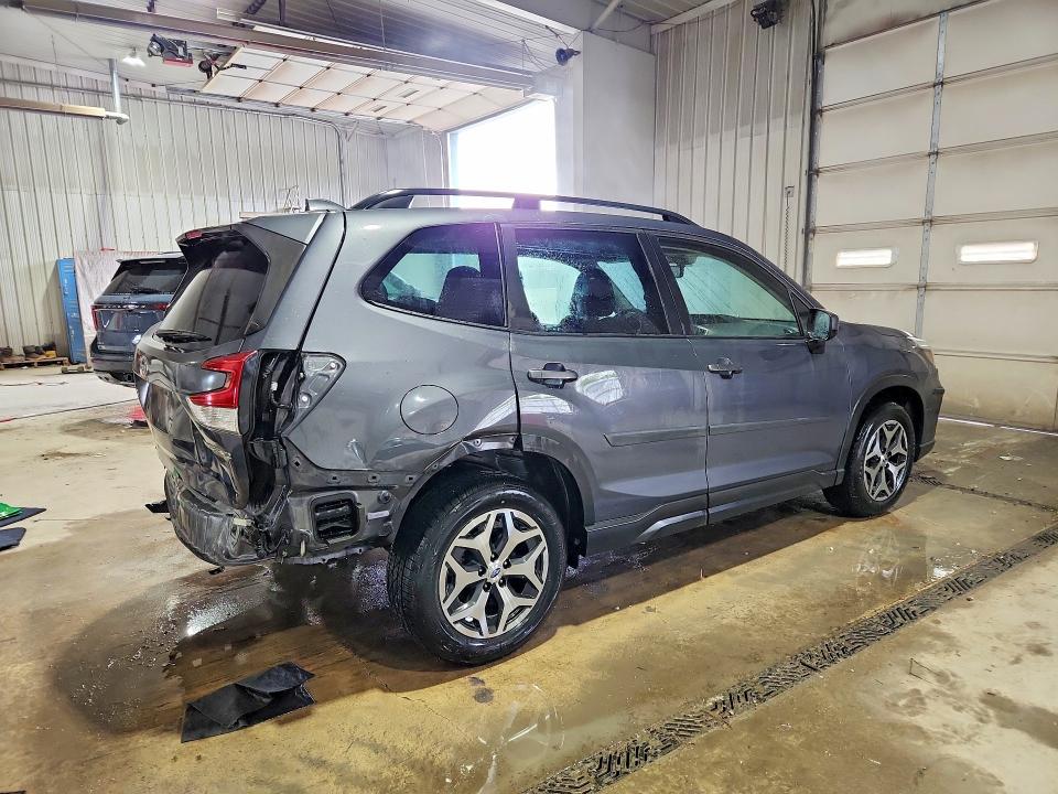 2021 Subaru Forester მანქანა იყიდება აუქციონზე, vin: JF2SKAJC8MH513295, აუქციონის ნომერი: 70604796