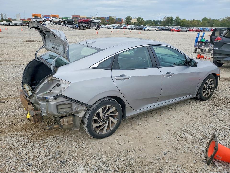 70333396 :رقم المزاد ، 2HGFC2F77JH606556 vin ، 2018 Honda Civic مزاد بيع