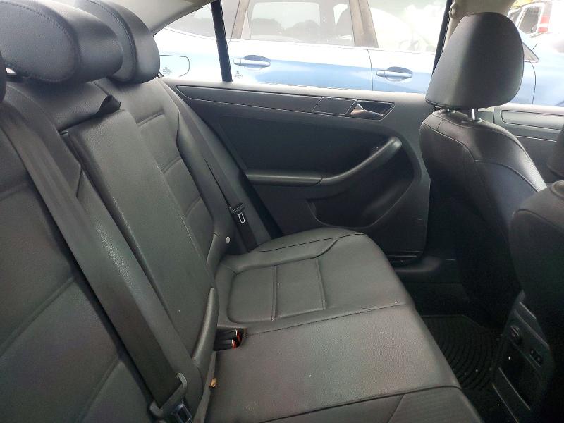 67404096 :رقم المزاد ، 3VWDP7AJ6CM337185 vin ، 2012 Volkswagen Jetta مزاد بيع