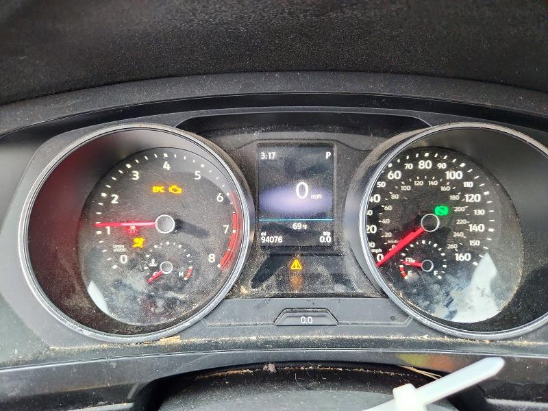 Продаж на аукціоні авто 2018 Volkswagen Tiguan, vin: 3VV0B7AX5JM132122, номер лоту: 69881476