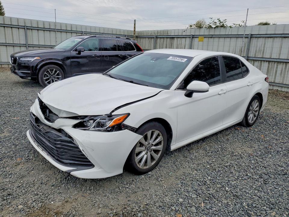 Продаж на аукціоні авто 2018 Toyota Camry, vin: 4T1B11HK9JU626279, номер лоту: 70557256