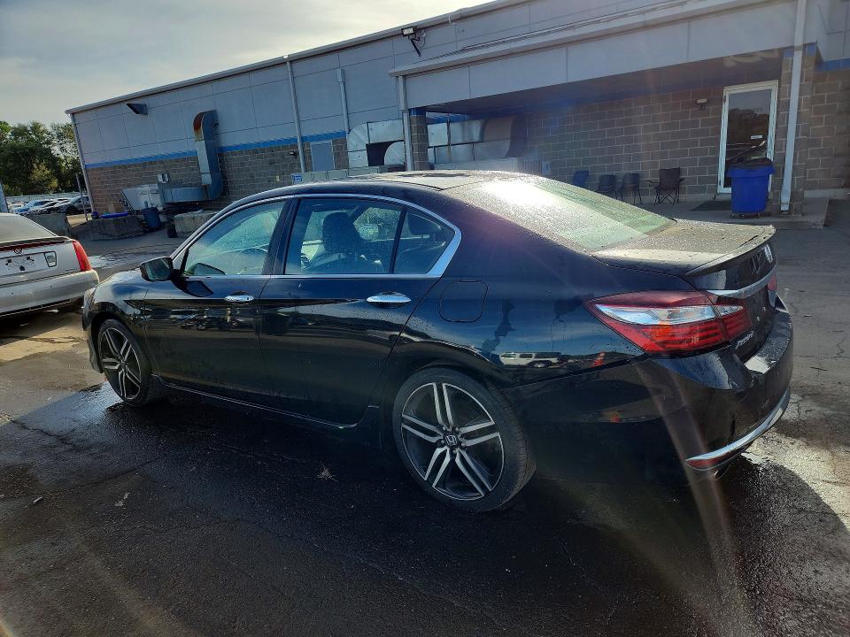 70414646 :رقم المزاد ، 1HGCR2F54HA306353 vin ، 2017 Honda Accord مزاد بيع