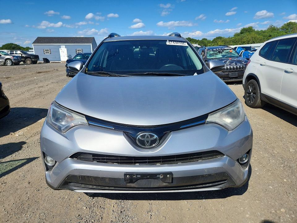 Продаж на аукціоні авто 2017 Toyota Rav4, vin: 2T3RFREV5HW638718, номер лоту: 67436966