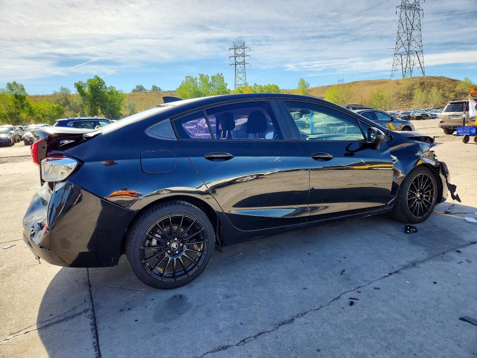 Продаж на аукціоні авто 2018 Chevrolet Cruze, vin: 1G1BC5SM6J7124854, номер лоту: 68247946