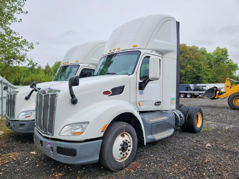 65238366 :رقم المزاد ، 1XPBA48X4GD339733 vin ، 2016 Peterbilt 579 مزاد بيع